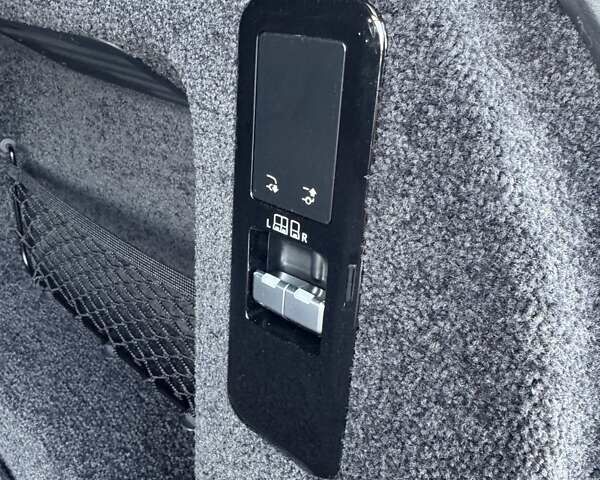 Чорний Ленд Ровер Рендж Ровер, об'ємом двигуна 3 л та пробігом 37 тис. км за 147000 $, фото 42 на Automoto.ua