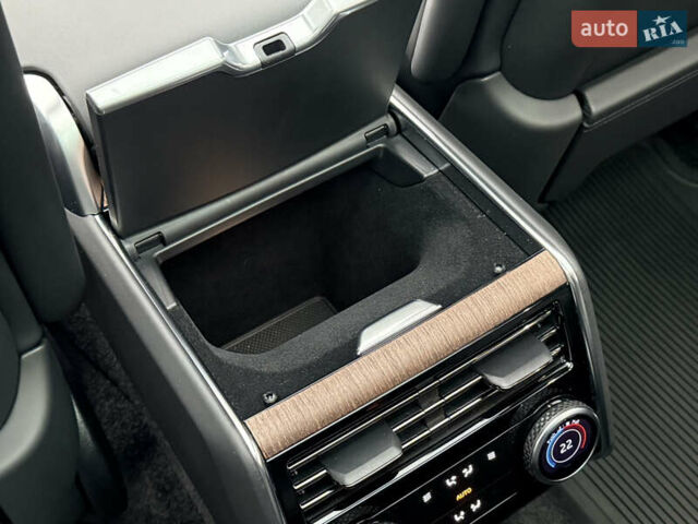 Черный Ленд Ровер Рендж Ровер, объемом двигателя 4.39 л и пробегом 49 тыс. км за 187000 $, фото 16 на Automoto.ua