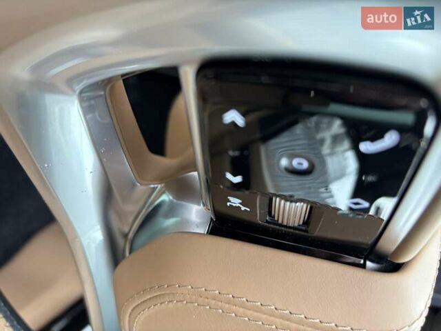 Чорний Ленд Ровер Рендж Ровер, об'ємом двигуна 3 л та пробігом 40 тис. км за 174444 $, фото 49 на Automoto.ua