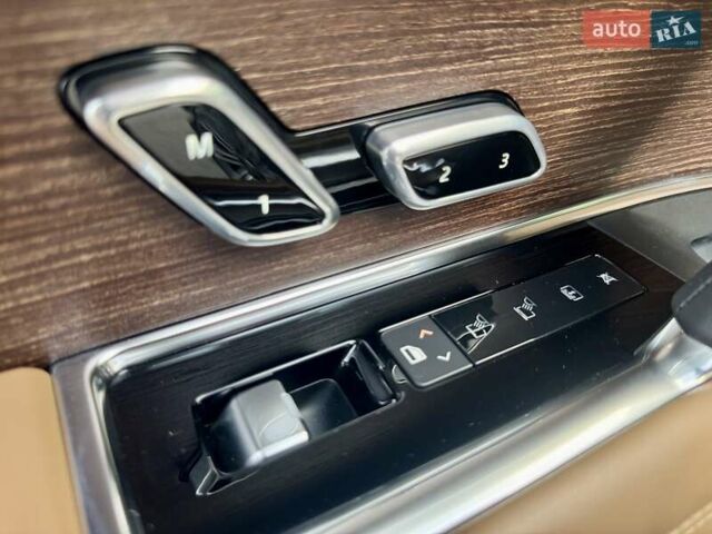 Черный Ленд Ровер Рендж Ровер, объемом двигателя 4.39 л и пробегом 70 тыс. км за 163000 $, фото 11 на Automoto.ua