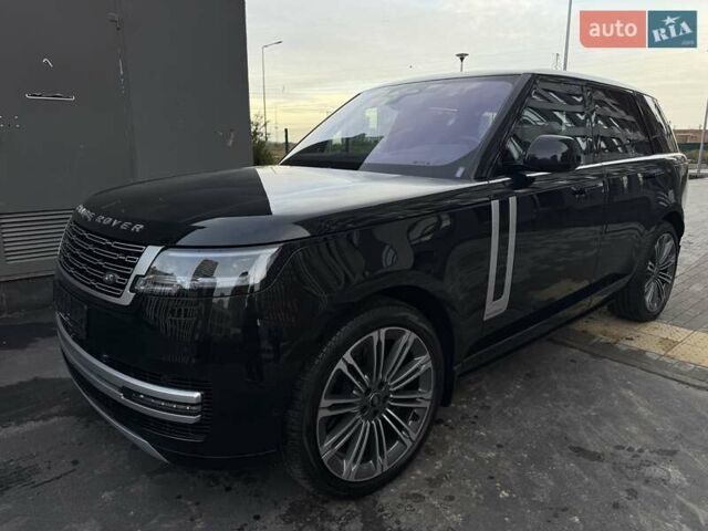 Ленд Ровер Рендж Ровер 2023 в Киеве на Automoto.ua Черный Ленд Ровер Рендж Ровер, объемом двигателя 4.39 л и пробегом 19 тыс. км за 221000 $, фото 42 на Automoto.ua