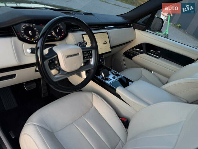 Чорний Ленд Ровер Рендж Ровер, об'ємом двигуна 4.4 л та пробігом 25 тис. км за 160000 $, фото 4 на Automoto.ua