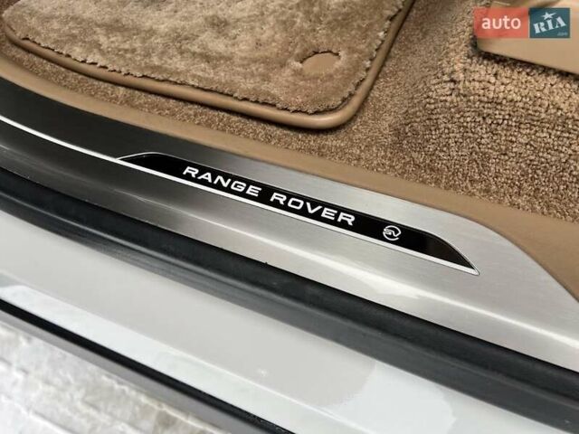 Чорний Ленд Ровер Рендж Ровер, об'ємом двигуна 3 л та пробігом 32 тис. км за 259000 $, фото 12 на Automoto.ua