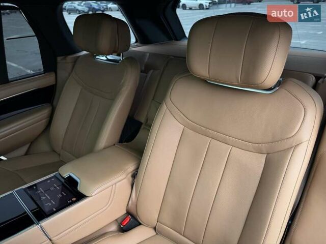 Черный Ленд Ровер Рендж Ровер, объемом двигателя 4.39 л и пробегом 67 тыс. км за 185000 $, фото 70 на Automoto.ua