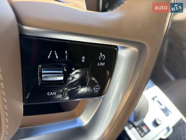 Чорний Ленд Ровер Рендж Ровер, об'ємом двигуна 3 л та пробігом 40 тис. км за 175333 $, фото 1 на Automoto.ua