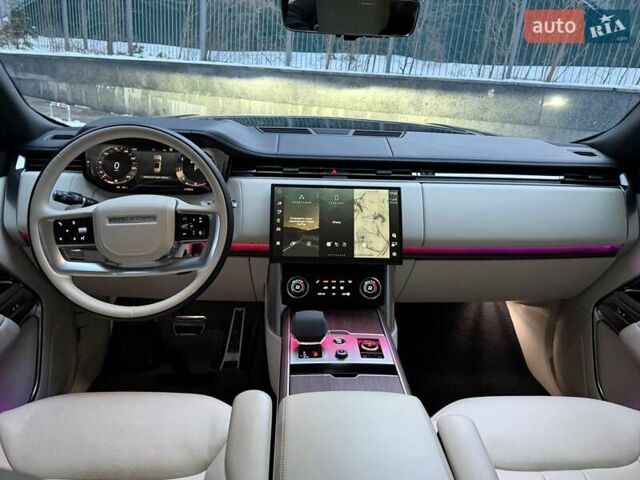 Черный Ленд Ровер Рендж Ровер, объемом двигателя 4.39 л и пробегом 20 тыс. км за 200000 $, фото 18 на Automoto.ua