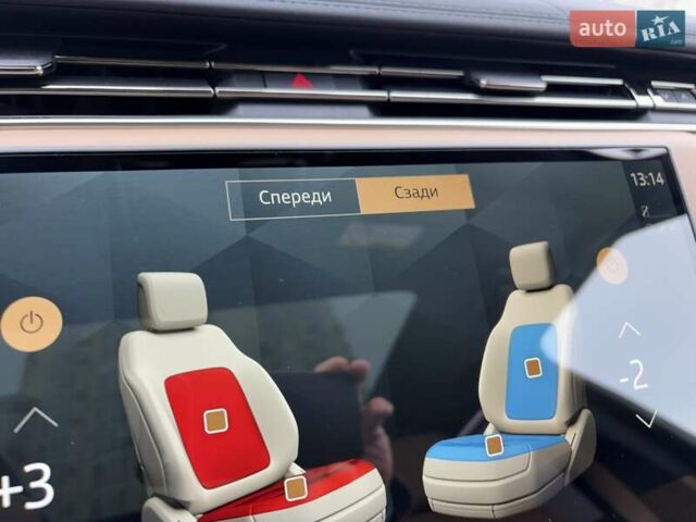 Чорний Ленд Ровер Рендж Ровер, об'ємом двигуна 3 л та пробігом 40 тис. км за 177111 $, фото 80 на Automoto.ua