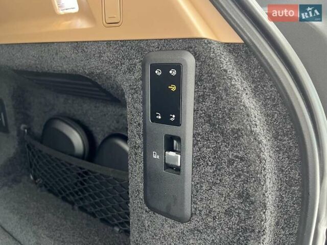 Чорний Ленд Ровер Рендж Ровер, об'ємом двигуна 3 л та пробігом 32 тис. км за 259000 $, фото 35 на Automoto.ua