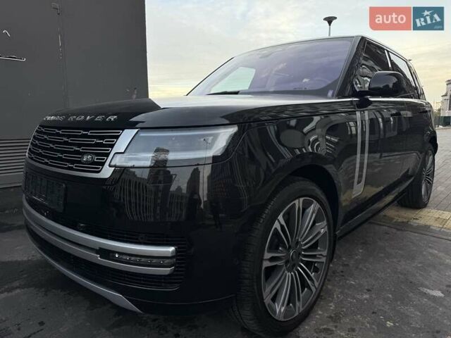 Ленд Ровер Рендж Ровер 2023 в Киеве на Automoto.ua Черный Ленд Ровер Рендж Ровер, объемом двигателя 4.39 л и пробегом 19 тыс. км за 221000 $, фото 39 на Automoto.ua