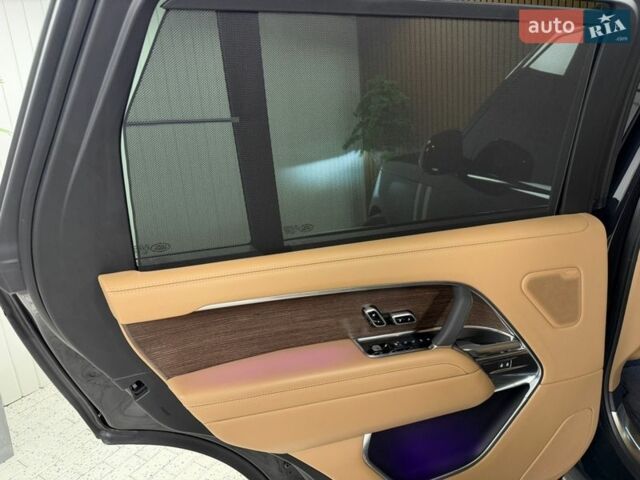 Черный Ленд Ровер Рендж Ровер, объемом двигателя 4.39 л и пробегом 70 тыс. км за 169000 $, фото 51 на Automoto.ua