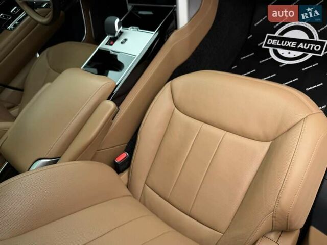 Черный Ленд Ровер Рендж Ровер, объемом двигателя 4.39 л и пробегом 67 тыс. км за 185000 $, фото 61 на Automoto.ua