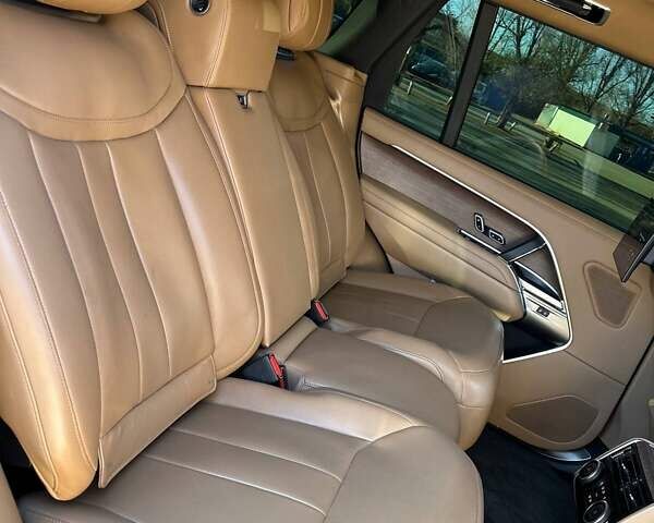 Чорний Ленд Ровер Рендж Ровер, об'ємом двигуна 4.39 л та пробігом 64 тис. км за 179900 $, фото 89 на Automoto.ua