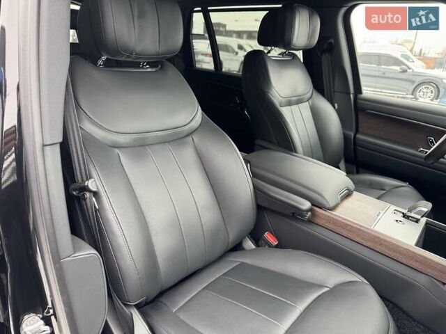 Черный Ленд Ровер Рендж Ровер, объемом двигателя 3 л и пробегом 24 тыс. км за 197000 $, фото 41 на Automoto.ua