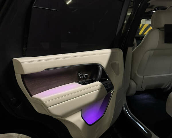 Черный Ленд Ровер Рендж Ровер, объемом двигателя 4.39 л и пробегом 21 тыс. км за 205000 $, фото 12 на Automoto.ua