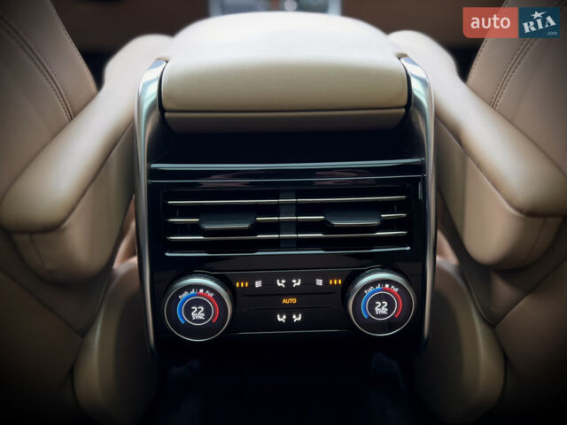Черный Ленд Ровер Рендж Ровер, объемом двигателя 3 л и пробегом 17 тыс. км за 178000 $, фото 41 на Automoto.ua