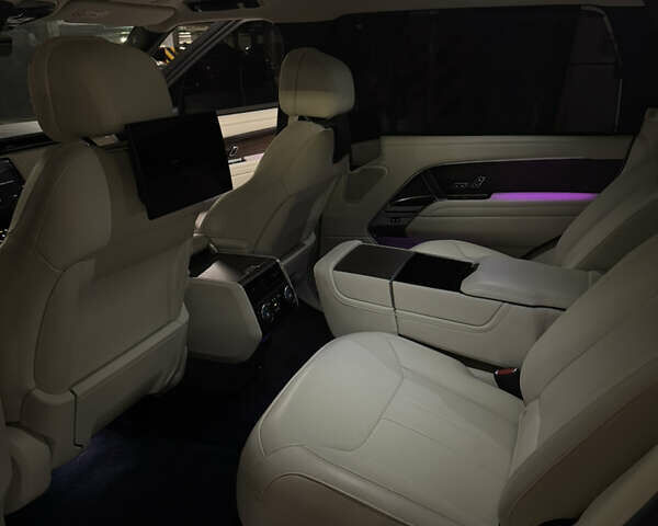 Черный Ленд Ровер Рендж Ровер, объемом двигателя 4.39 л и пробегом 21 тыс. км за 205000 $, фото 14 на Automoto.ua