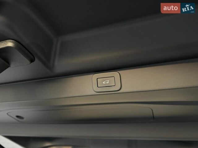 Чорний Ленд Ровер Рендж Ровер, об'ємом двигуна 3 л та пробігом 9 тис. км за 179900 $, фото 44 на Automoto.ua