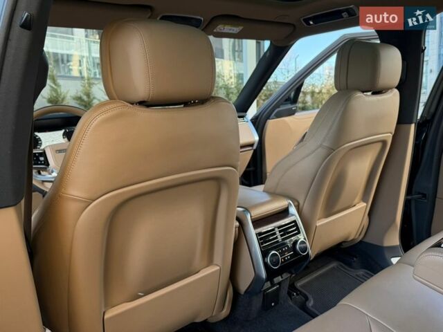 Чорний Ленд Ровер Рендж Ровер, об'ємом двигуна 3 л та пробігом 31 тис. км за 159000 $, фото 44 на Automoto.ua