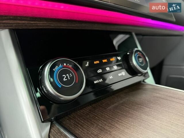 Черный Ленд Ровер Рендж Ровер, объемом двигателя 4.39 л и пробегом 46 тыс. км за 174000 $, фото 49 на Automoto.ua