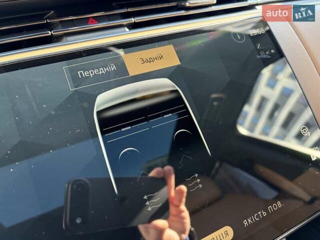 Чорний Ленд Ровер Рендж Ровер, об'ємом двигуна 3 л та пробігом 40 тис. км за 175333 $, фото 5 на Automoto.ua