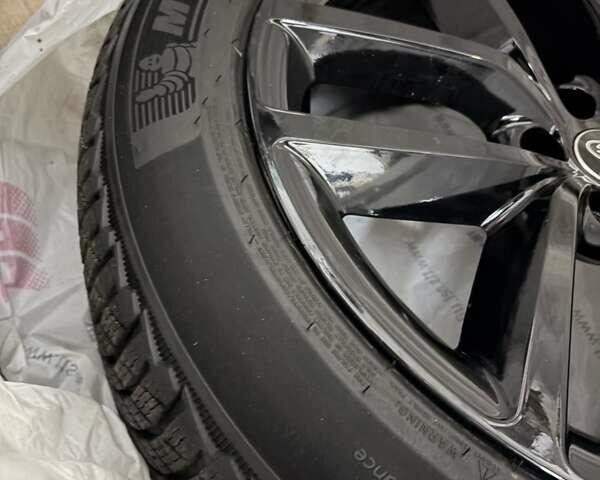 Черный Ленд Ровер Рендж Ровер, объемом двигателя 3 л и пробегом 39 тыс. км за 177111 $, фото 2 на Automoto.ua