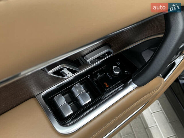 Чорний Ленд Ровер Рендж Ровер, об'ємом двигуна 3 л та пробігом 82 тис. км за 154000 $, фото 6 на Automoto.ua