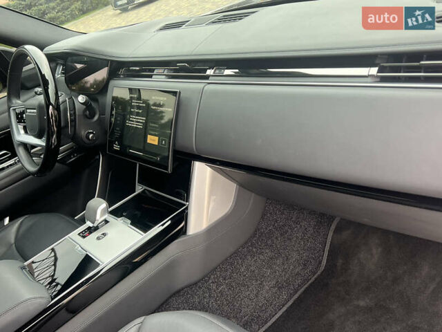 Ленд Ровер Рендж Ровер 2023 в Днепре (Днепропетровске) на Automoto.ua Черный Ленд Ровер Рендж Ровер, объемом двигателя 4.4 л и пробегом 20 тыс. км за 165000 $, фото 27 на Automoto.ua