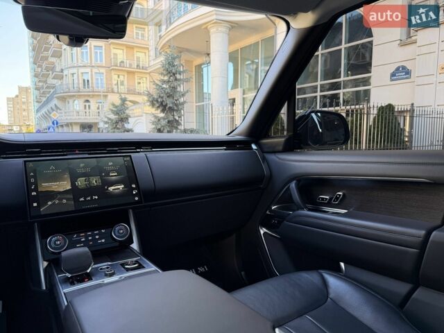 Чорний Ленд Ровер Рендж Ровер, об'ємом двигуна 4.39 л та пробігом 19 тис. км за 179000 $, фото 76 на Automoto.ua