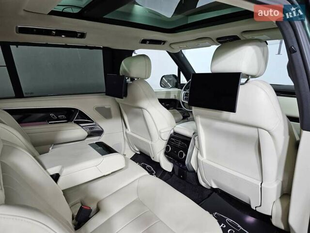 Чорний Ленд Ровер Рендж Ровер, об'ємом двигуна 4.39 л та пробігом 39 тис. км за 159999 $, фото 18 на Automoto.ua