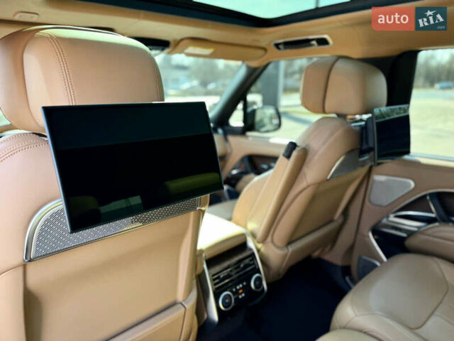 Чорний Ленд Ровер Рендж Ровер, об'ємом двигуна 4.39 л та пробігом 69 тис. км за 170000 $, фото 10 на Automoto.ua