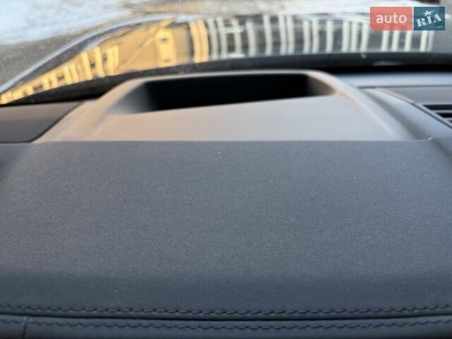 Чорний Ленд Ровер Рендж Ровер, об'ємом двигуна 3 л та пробігом 40 тис. км за 177333 $, фото 26 на Automoto.ua