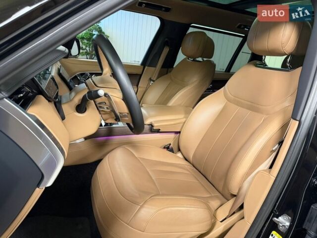 Черный Ленд Ровер Рендж Ровер, объемом двигателя 4.39 л и пробегом 70 тыс. км за 169000 $, фото 39 на Automoto.ua