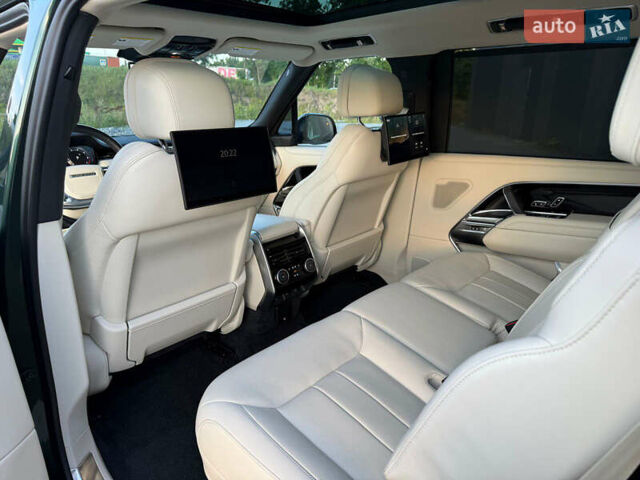 Чорний Ленд Ровер Рендж Ровер, об'ємом двигуна 4.4 л та пробігом 25 тис. км за 160000 $, фото 5 на Automoto.ua