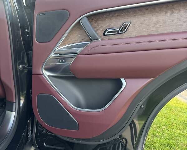 Чорний Ленд Ровер Рендж Ровер, об'ємом двигуна 3 л та пробігом 37 тис. км за 147000 $, фото 36 на Automoto.ua