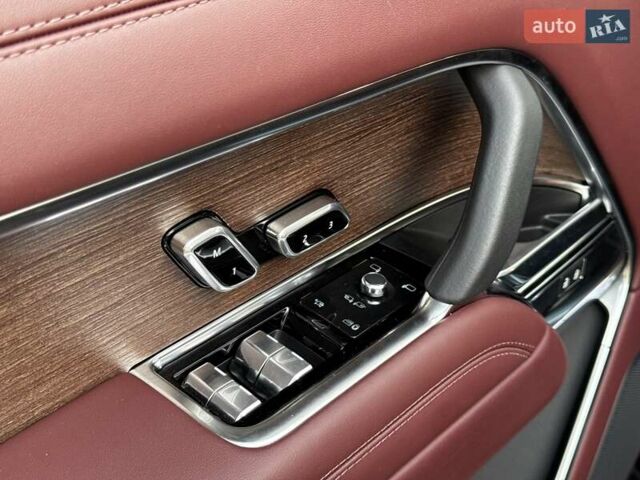 Чорний Ленд Ровер Рендж Ровер, об'ємом двигуна 4.39 л та пробігом 57 тис. км за 176000 $, фото 19 на Automoto.ua