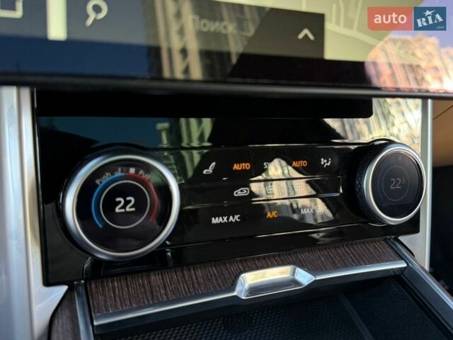 Чорний Ленд Ровер Рендж Ровер, об'ємом двигуна 3 л та пробігом 31 тис. км за 159000 $, фото 71 на Automoto.ua