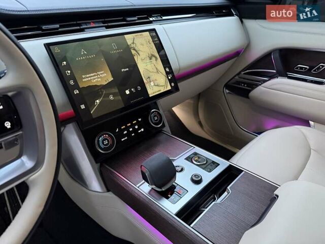 Черный Ленд Ровер Рендж Ровер, объемом двигателя 4.39 л и пробегом 20 тыс. км за 200000 $, фото 12 на Automoto.ua