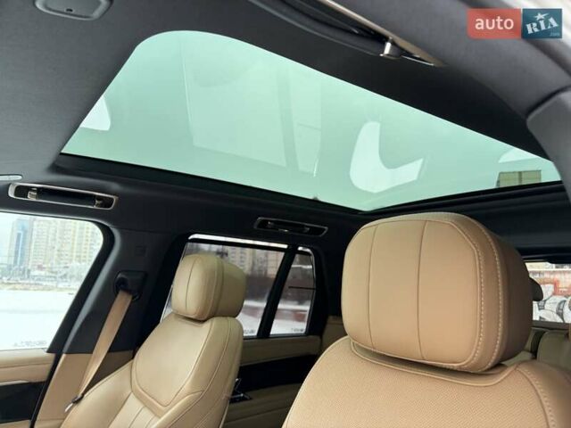 Чорний Ленд Ровер Рендж Ровер, об'ємом двигуна 3 л та пробігом 40 тис. км за 177111 $, фото 54 на Automoto.ua