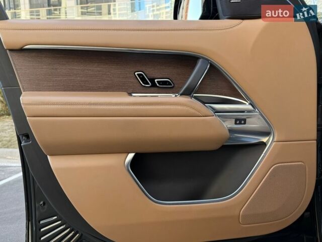 Чорний Ленд Ровер Рендж Ровер, об'ємом двигуна 3 л та пробігом 31 тис. км за 159000 $, фото 47 на Automoto.ua