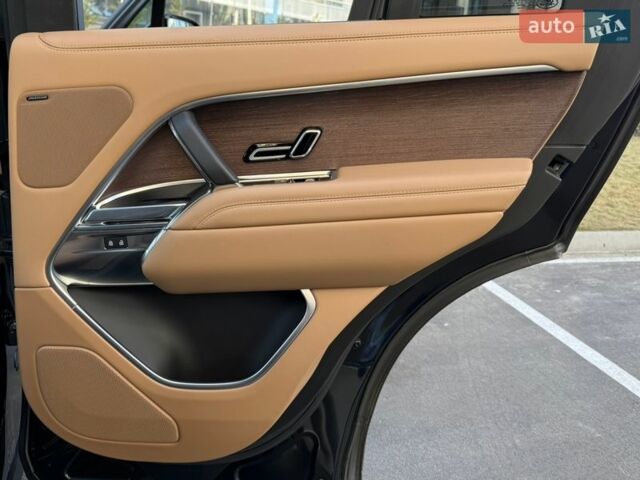 Чорний Ленд Ровер Рендж Ровер, об'ємом двигуна 3 л та пробігом 31 тис. км за 159000 $, фото 53 на Automoto.ua