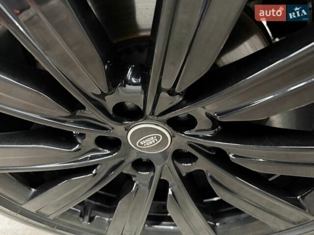 Черный Ленд Ровер Рендж Ровер, объемом двигателя 4.39 л и пробегом 46 тыс. км за 174000 $, фото 39 на Automoto.ua