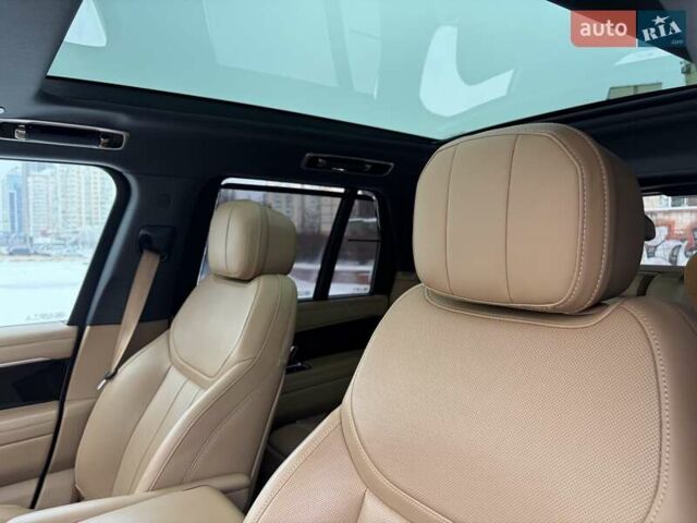 Чорний Ленд Ровер Рендж Ровер, об'ємом двигуна 3 л та пробігом 40 тис. км за 177111 $, фото 56 на Automoto.ua