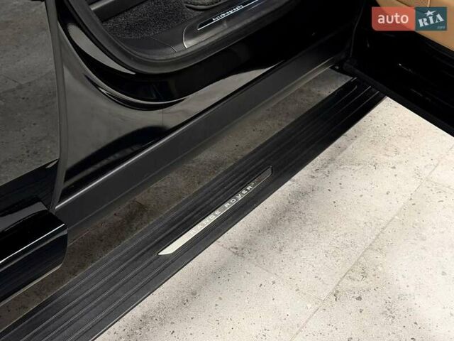 Ленд Ровер Рендж Ровер 2023 в Киеве на Automoto.ua Черный Ленд Ровер Рендж Ровер, объемом двигателя 3 л и пробегом 29 тыс. км за 187800 $, фото 58 на Automoto.ua