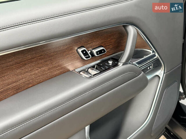 Черный Ленд Ровер Рендж Ровер, объемом двигателя 4.39 л и пробегом 49 тыс. км за 187000 $, фото 41 на Automoto.ua