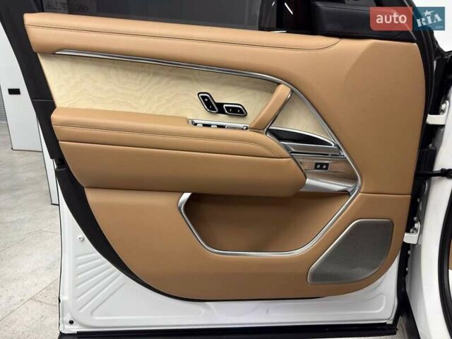 Черный Ленд Ровер Рендж Ровер, объемом двигателя 3 л и пробегом 32 тыс. км за 255000 $, фото 30 на Automoto.ua