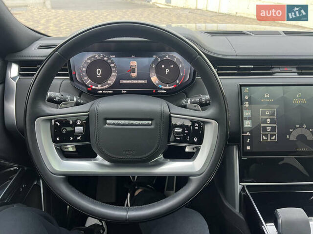 Ленд Ровер Рендж Ровер 2023 в Днепре (Днепропетровске) на Automoto.ua Черный Ленд Ровер Рендж Ровер, объемом двигателя 4.4 л и пробегом 20 тыс. км за 165000 $, фото 9 на Automoto.ua