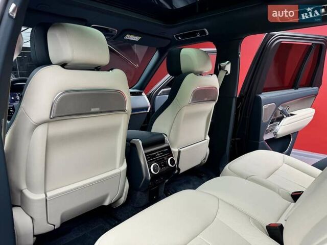 Чорний Ленд Ровер Рендж Ровер, об'ємом двигуна 4.4 л та пробігом 34 тис. км за 268000 $, фото 44 на Automoto.ua