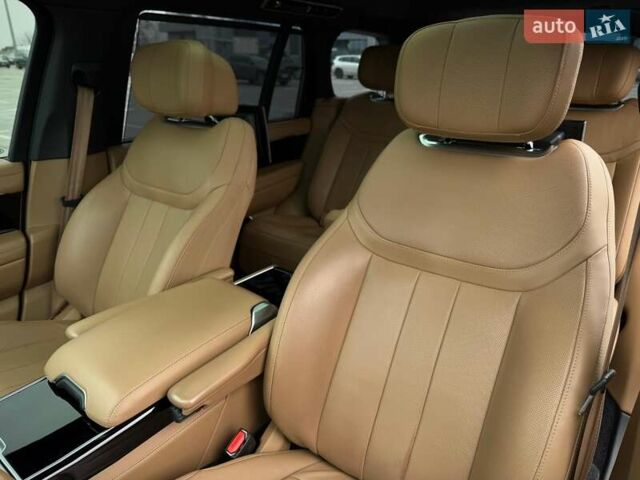 Черный Ленд Ровер Рендж Ровер, объемом двигателя 4.39 л и пробегом 67 тыс. км за 185000 $, фото 78 на Automoto.ua