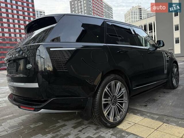Ленд Ровер Рендж Ровер 2023 в Киеве на Automoto.ua Черный Ленд Ровер Рендж Ровер, объемом двигателя 4.39 л и пробегом 19 тыс. км за 221000 $, фото 28 на Automoto.ua