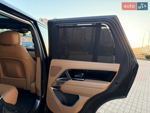 Чорний Ленд Ровер Рендж Ровер, об'ємом двигуна 3 л та пробігом 40 тис. км за 173000 $, фото 2 на Automoto.ua